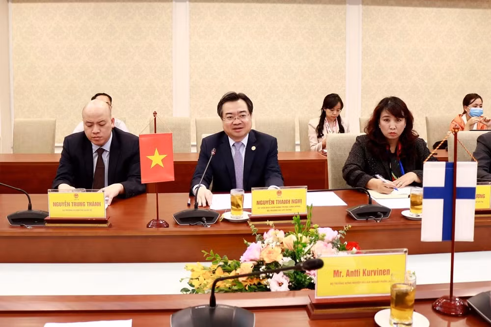 Vietnam coopera con Finlandia en asuntos de abastecimiento y drenaje de agua ảnh 2