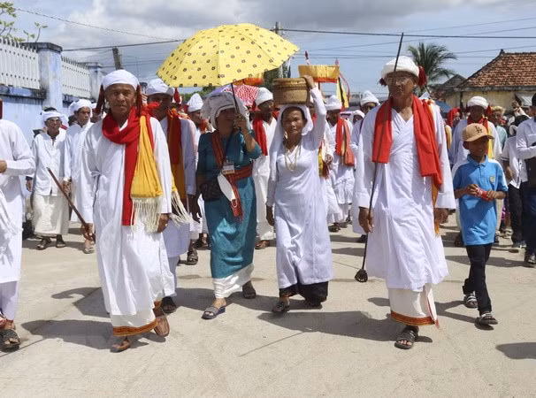 Celebran mayor festival de pueblo Cham en provincia vietnamita ảnh 1