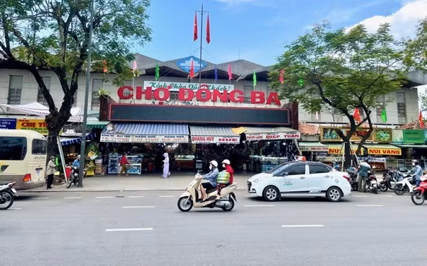 Mercado Dong Ba: destino turístico atractivo en provincia vietnamita ảnh 1