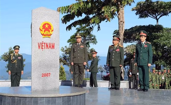 Efectúan primer Intercambio Amistoso de Defensa Fronteriza Vietnam-Laos-Camboya ảnh 1