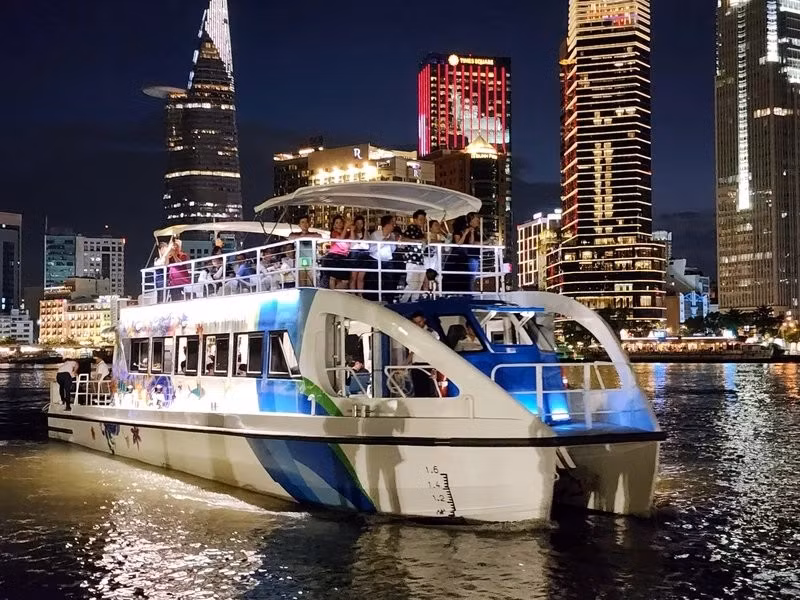 Lanzan en Ciudad Ho Chi Minh servicio de autobús fluvial de dos pisos ảnh 1