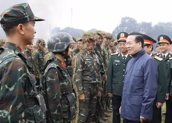 Presidente vietnamita inspecciona la preparación combativa de la fuerza especial ảnh 1 Presidente vietnamita inspecciona la preparación combativa de la fuerza especial ảnh 1