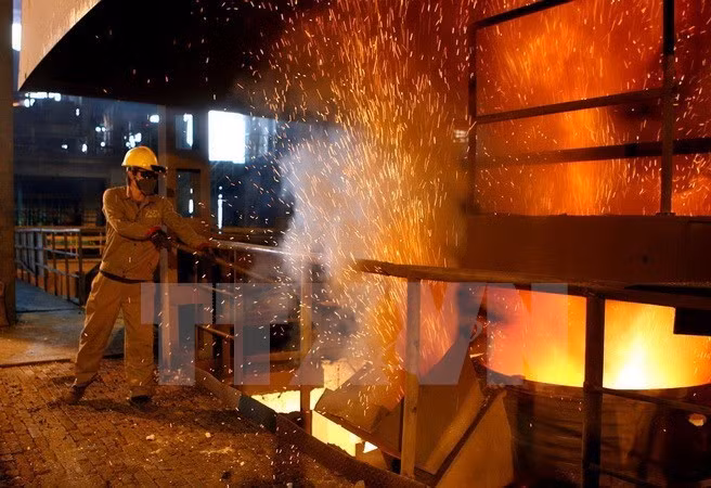 Lanzan proyecto multimillonario de complejo de acería en Quang Ngai ảnh 1