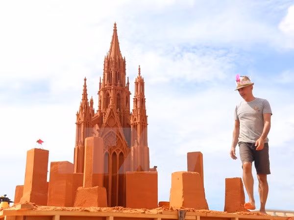 Primer parque de estatuas de arena en Vietnam ảnh 1