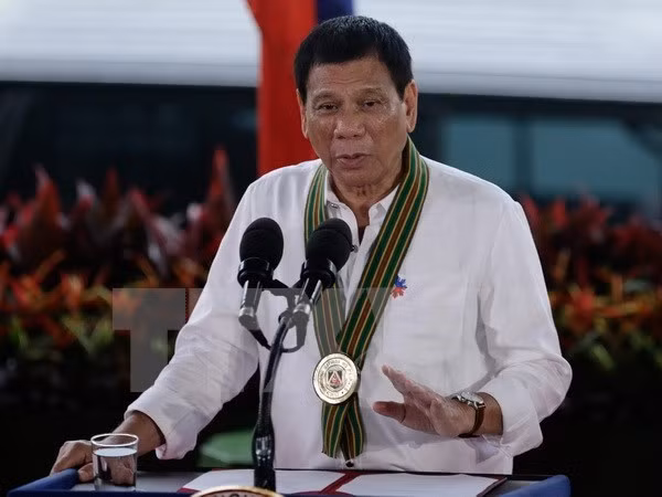 Presidente filipino excluye a policía de operaciones antidrogas ảnh 1
