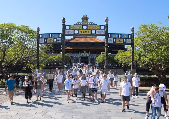 Ofrecen visitas nocturnas a conjunto imperial vietnamita a partir de abril ảnh 1