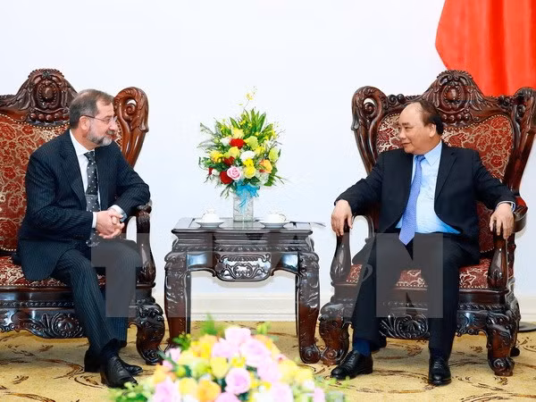 Premier vietnamita recibe a embajadores de Nueva Zelanda y Eslovenia ảnh 1