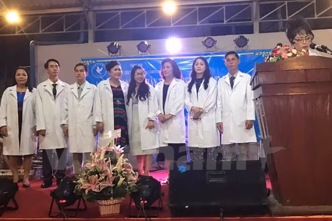 Establecen Asociación de Médicos de Vietnam en Camboya ảnh 1