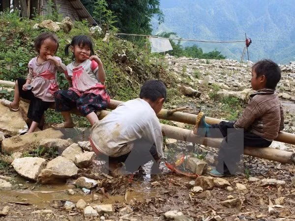 Proveen ayudas gubernamentales a comunas vietnamitas necesitadas ảnh 1