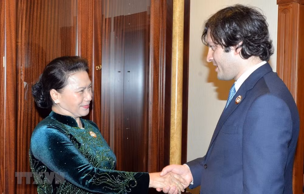 Fortalece Vietnam relaciones con Georgia, Micronesia y Sri Lanka ảnh 1