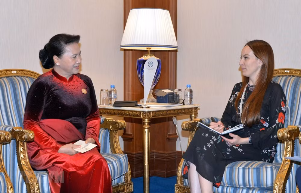 Presidenta del Parlamento de Vietnam se reúne con titular de la UIP ảnh 1
