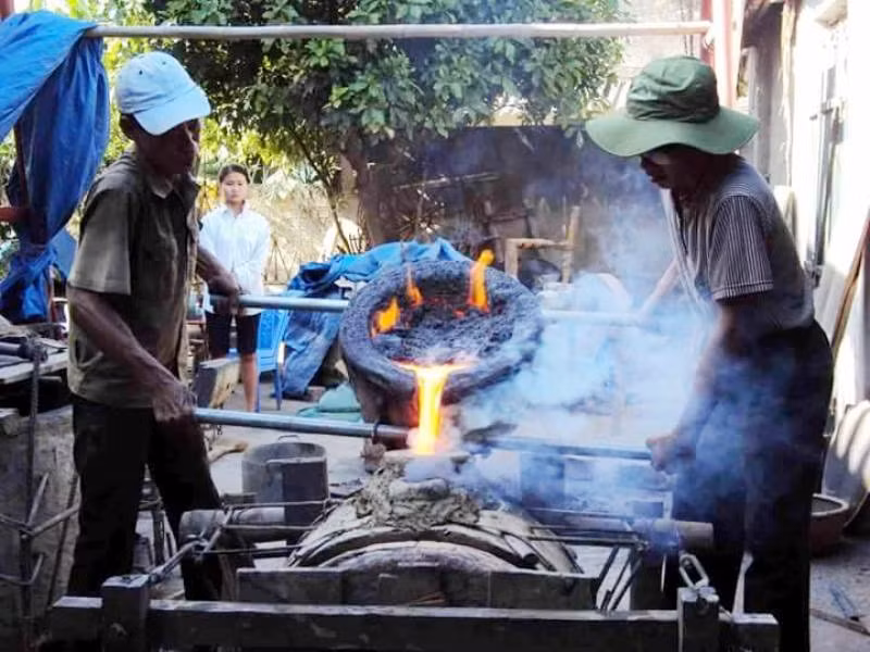 Competencia de fundición tradicional de campanas y tambores en Thanh Hoa ảnh 1