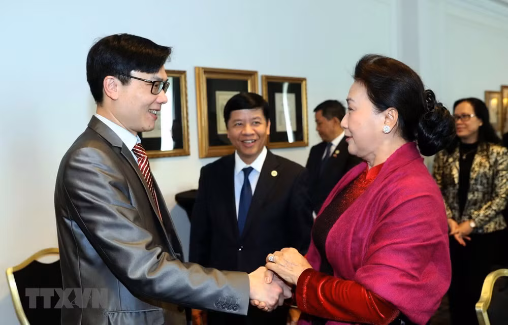 Resalta presidenta del Parlamento de Vietnam papel de Unión de Asociaciones de connacionales en Europa ảnh 1