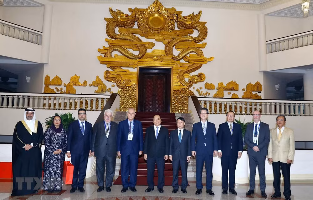 Recibe premier de Vietnam a delegados a la reunión de OANA en Hanoi ảnh 1