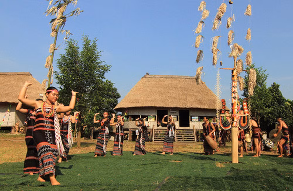Efectúan en Hanoi diversos programas en saludo al Día Cultural de las etnias nacionales ảnh 1