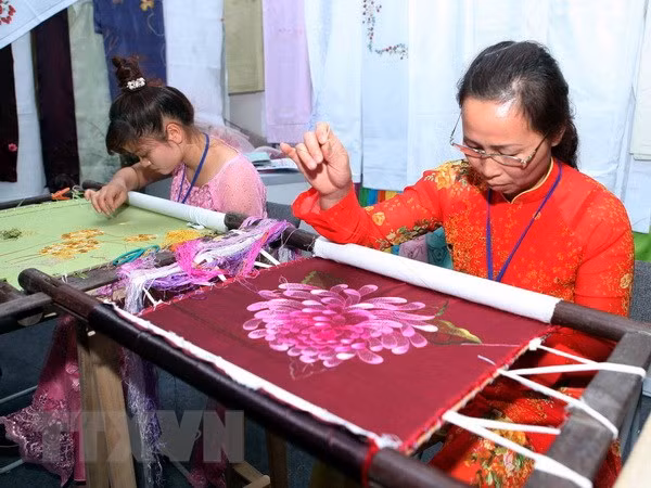 Honrarán artesanías tradicionales vietnamitas en Festival de Hue ảnh 1