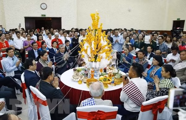 Celebra Embajada de Laos en Vietnam fiesta de año nuevo Bunpimay ảnh 1 Celebra Embajada de Laos en Vietnam fiesta de año nuevo Bunpimay ảnh 1