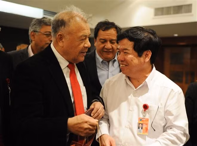 Participa delegación partidista vietnamita en foro político internacional en México ảnh 1