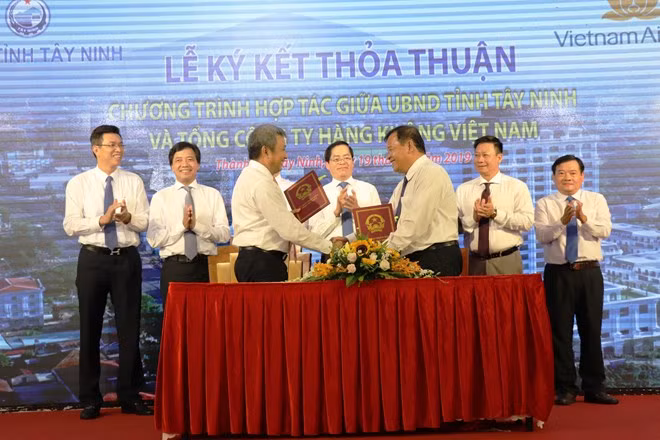 Promociona Vietnam Airlines imagen de provincia sureña Tay Ninh ảnh 1