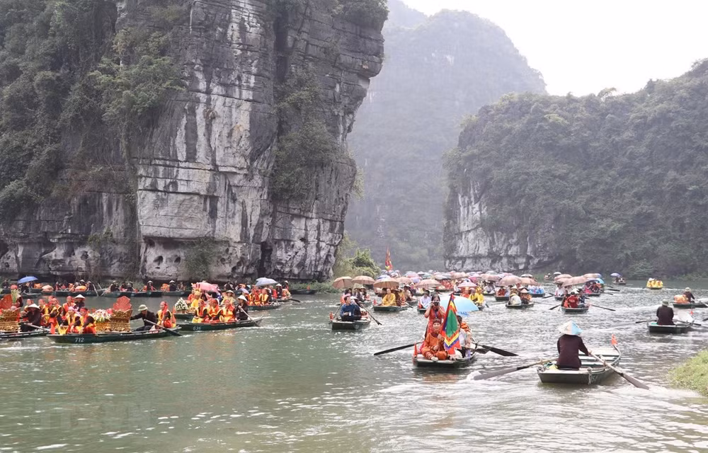 Celebran Festival de Trang An en provincia vietnamita de Ninh Binh ảnh 1