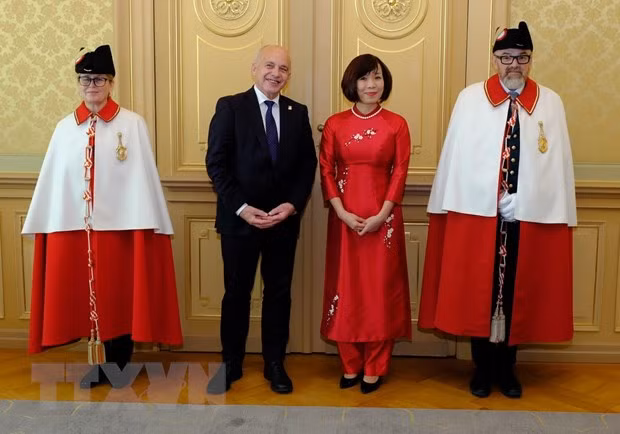 Presidente suizo valora nexos con Vietnam ảnh 1