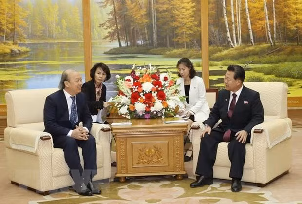 Delegación partidista vietnamita visita Corea del Norte ảnh 1