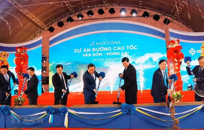 Inician en Vietnam construcción de la autopista Van Don-Mong Cai ảnh 1
