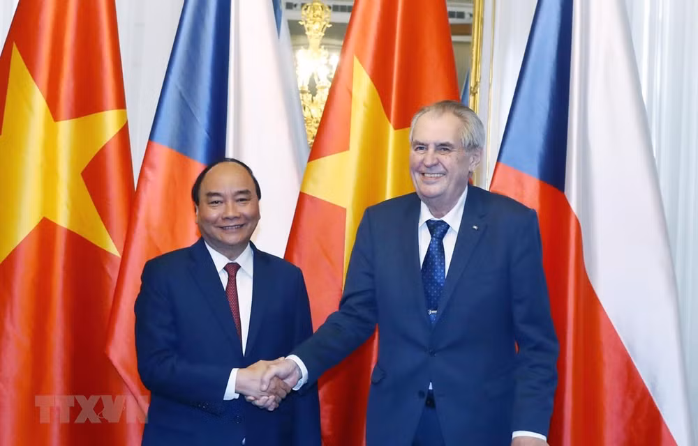 Prioriza Vietnam desarrollo de relaciones con la República Checa ảnh 1