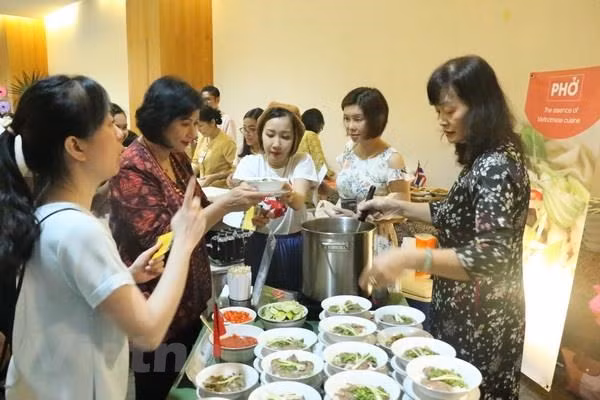 Actividad caritativa de mujeres de ASEAN en Indonesia ảnh 1