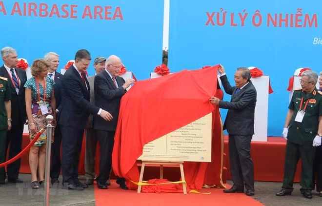 Lanzan proyecto de descontaminación de dioxina en el aeropuerto de Bien Hoa ảnh 1