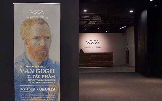 Destacan en Vietnam éxito de exposición digital de obras de Van Gogh ảnh 1
