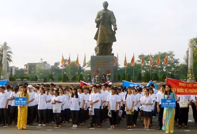 Saludan en Vietnam Día Internacional contra la Droga ảnh 1