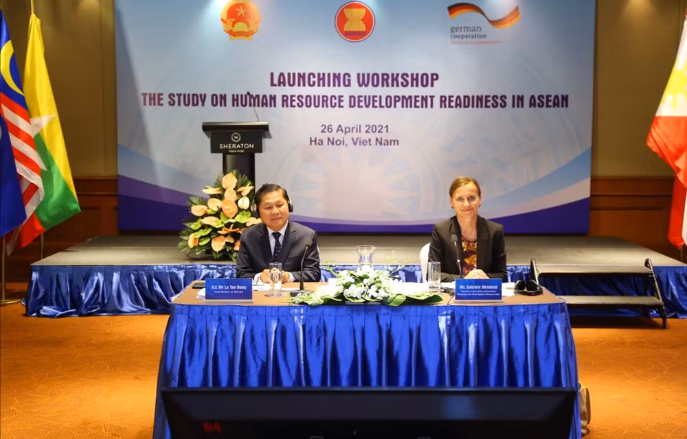 ASEAN fomenta cooperación en desarrollo de recursos humanos ảnh 1
