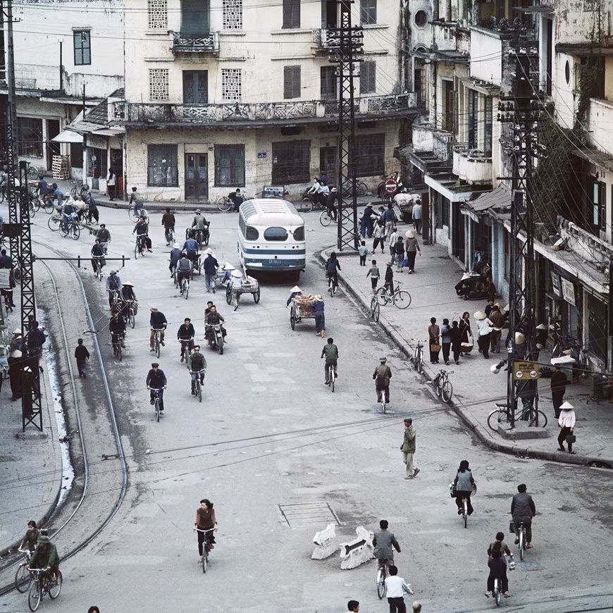 Exposición de fotógrafo alemán brinda al público visión sobre Hanoi en época antigua ảnh 6