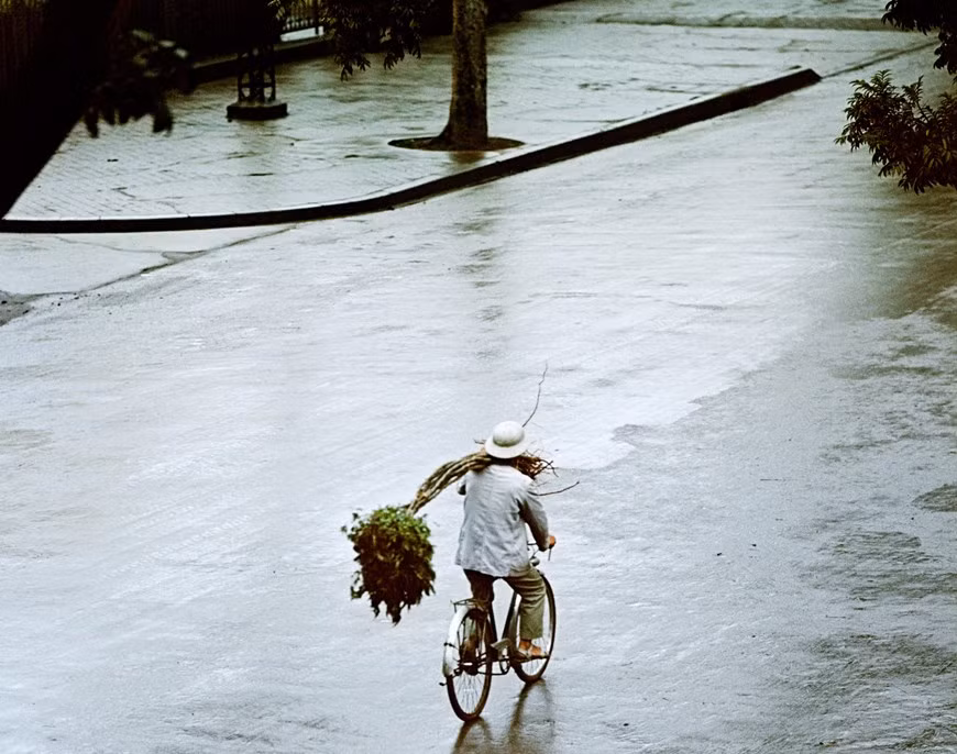 Exposición de fotógrafo alemán brinda al público visión sobre Hanoi en época antigua ảnh 2