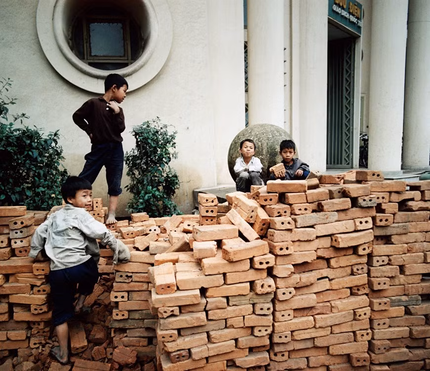 Exposición de fotógrafo alemán brinda al público visión sobre Hanoi en época antigua ảnh 1