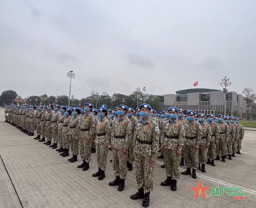 Lanzan en Vietnam movimiento de emulación para oficiales participantes en misiones de ONU ảnh 2