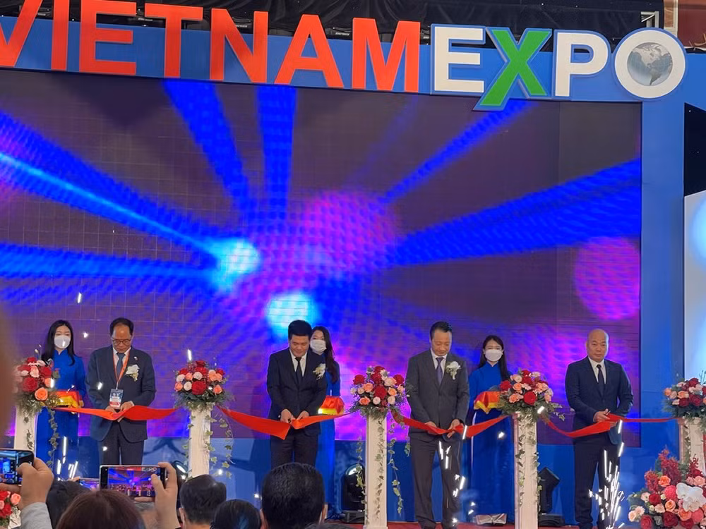 Inauguran XXXI Feria Internacional de Comercio de Vietnam ảnh 2 Inauguran XXXI Feria Internacional de Comercio de Vietnam ảnh 2