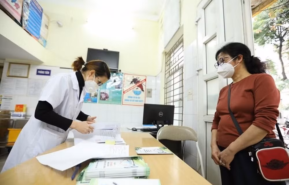 Vietnam elimina cuarentena para personas en contacto cercano con pacientes del COVID-19 ảnh 1