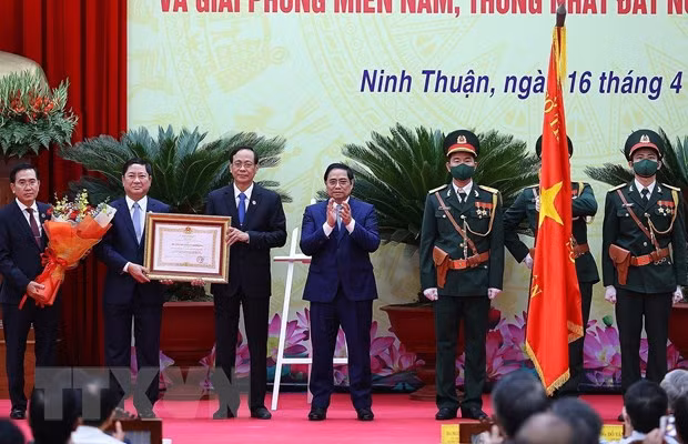 Primer ministro asiste al 30 aniversario del restablecimiento de la provincia de Ninh Thuan ảnh 2
