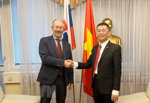 Vietnam y Eslovaquia fortalecen cooperación e inversión ảnh 1