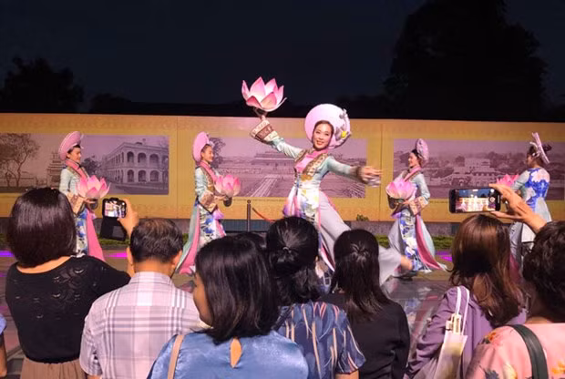 Reabrirán el tour nocturo para descubrir la ciudadela imperial Thang Long ảnh 1