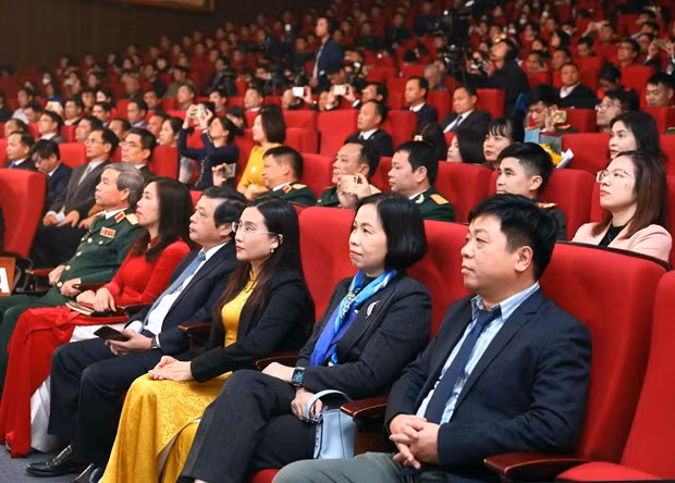 Concurso honra historia de nexos especiales Vietnam-Laos ảnh 4