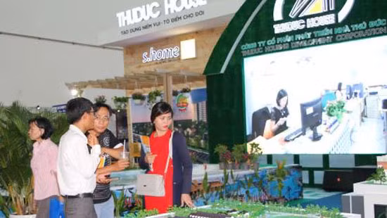 Abren feria de muebles y materiales de construcción de Vietnam 2016 ảnh 1