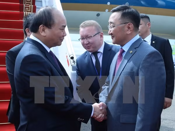 Premier vietnamita llega a Mongolia ảnh 1