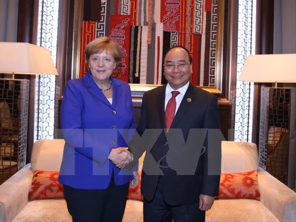 Premier vietnamita cumple amplia agenda de encuentros al margen de ASEM ảnh 1