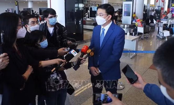 Evacuados casi todos los vietnamitas de zonas de conflicto más feroces en Ucrania ảnh 1