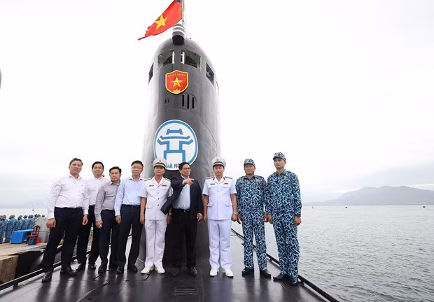 Primer ministro de Vietnam rinde homenaje a los mártires en la batalla de Gac Ma ảnh 2 Primer ministro de Vietnam rinde homenaje a los mártires en la batalla de Gac Ma ảnh 2