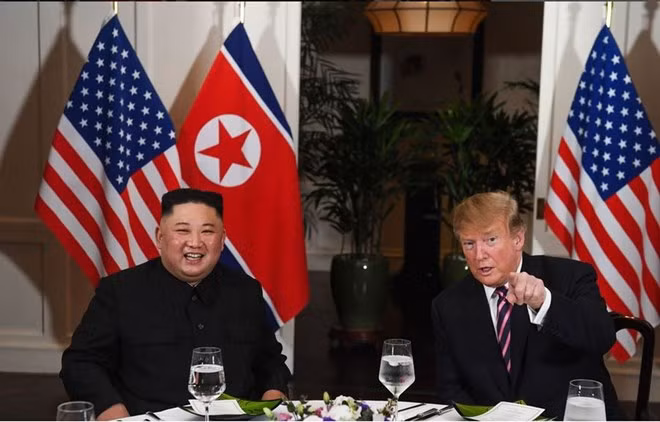 Presidente estadounidense Donald Trump se reúne con líder norcoreano Kim Jong-un ảnh 1