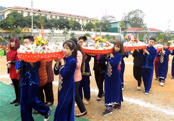Etnia minoritaria Tay de Vietnam celebra su tradicional Festival Long Tong ảnh 1
